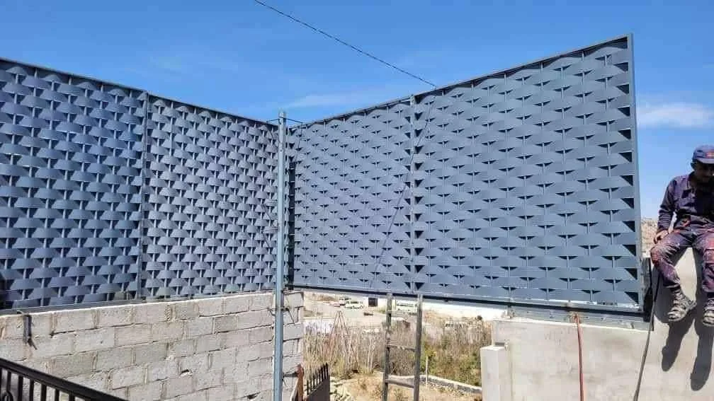 السواتر والفواصل